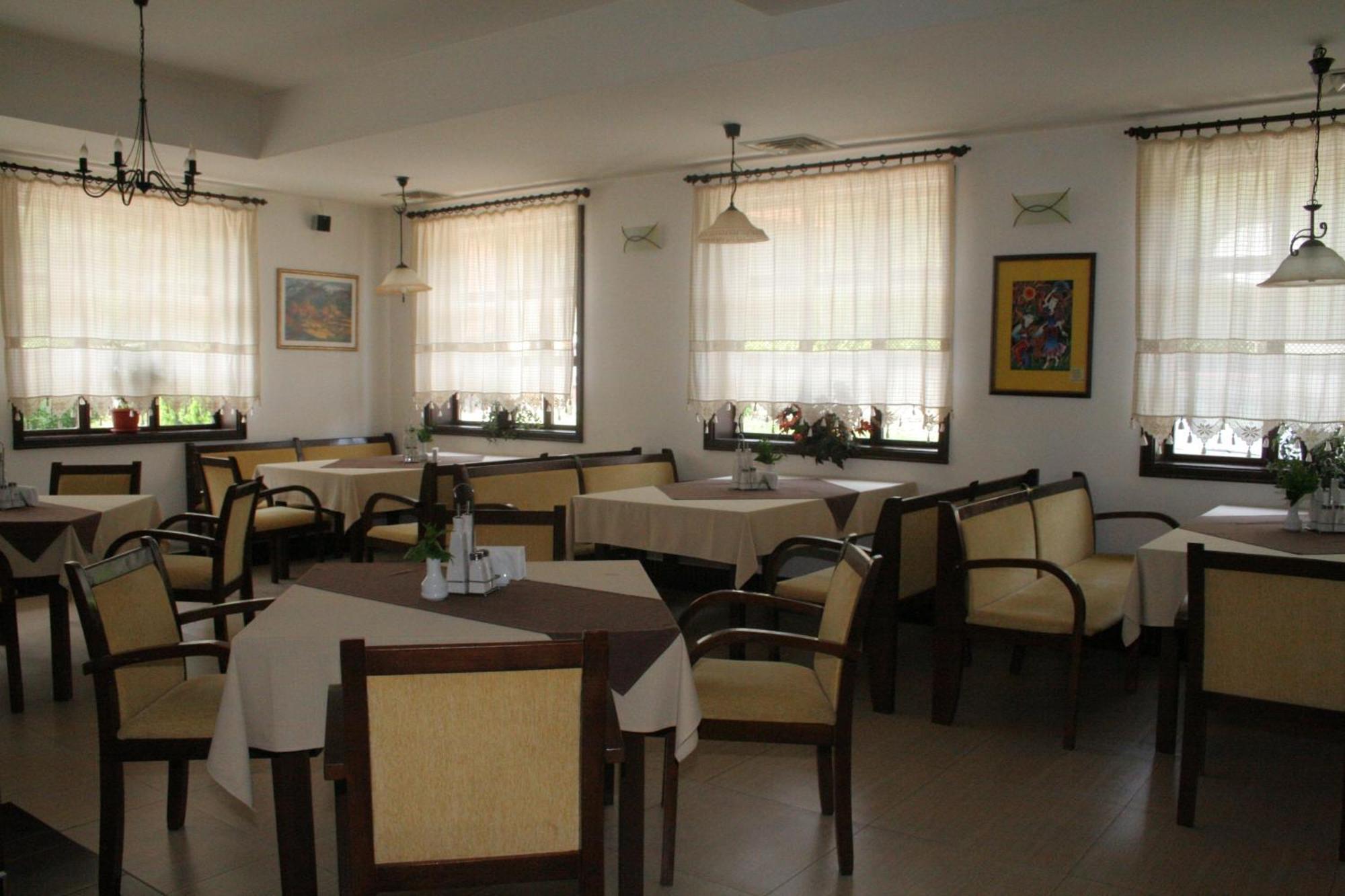 Family Hotel Bile เบลีโอซุม ภายนอก รูปภาพ